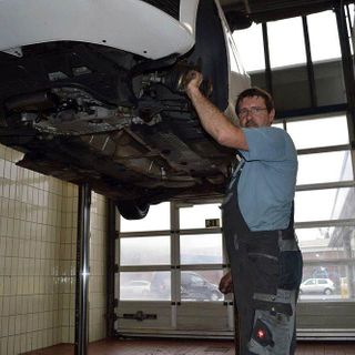 Auto-Service-Charlet, Mechaniker